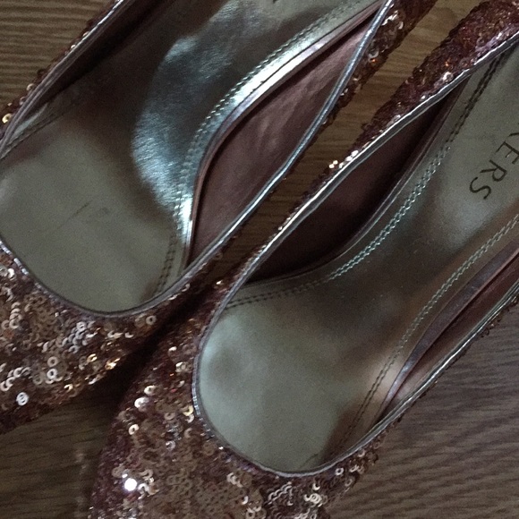 Bakers rose gold sequin high heels - Picture 4 of 10